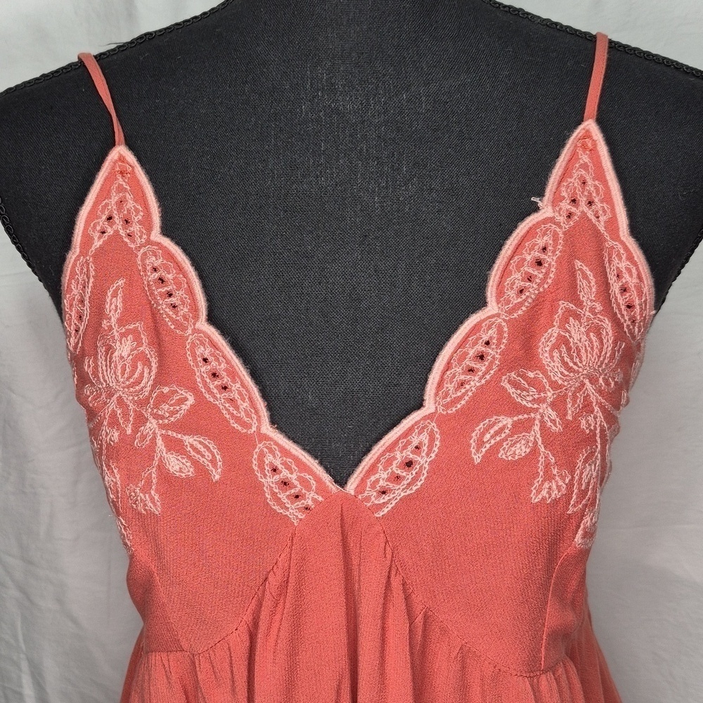 Love In A Hanger Embroidered Coral Strappy Blouse Size S Beautiful Detailing - Picture 5 of 11